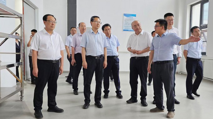 甘肅國投集團(tuán)黨委書記、董事長成廣平一行到西部工程檢測研發(fā)基地調(diào)研