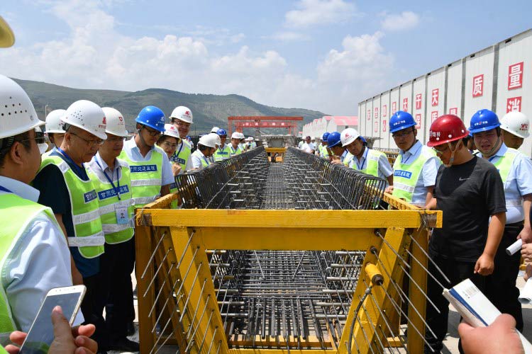 觀摩交流促管理 學習先進提品質(zhì) 省交通監(jiān)理公司項目現(xiàn)場觀摩會在靜莊高速公路召開