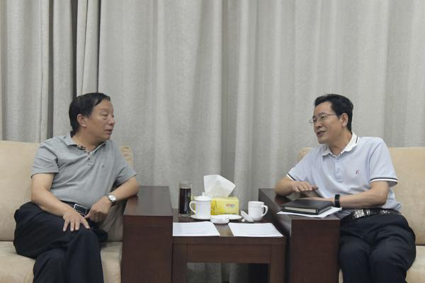 省司法廳黨委書(shū)記、廳長(zhǎng)牛紀(jì)南一行前往建筑設(shè)計(jì)院<br/>檢查驗(yàn)收“七五”普法工作